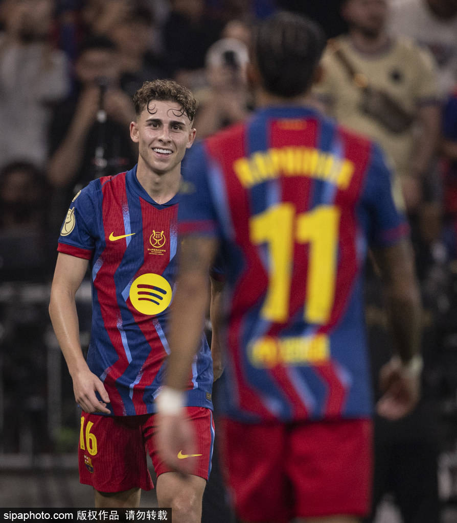 巴萨十连胜震撼西甲，阿尔贝罗亚接手皇马开启未知旅程